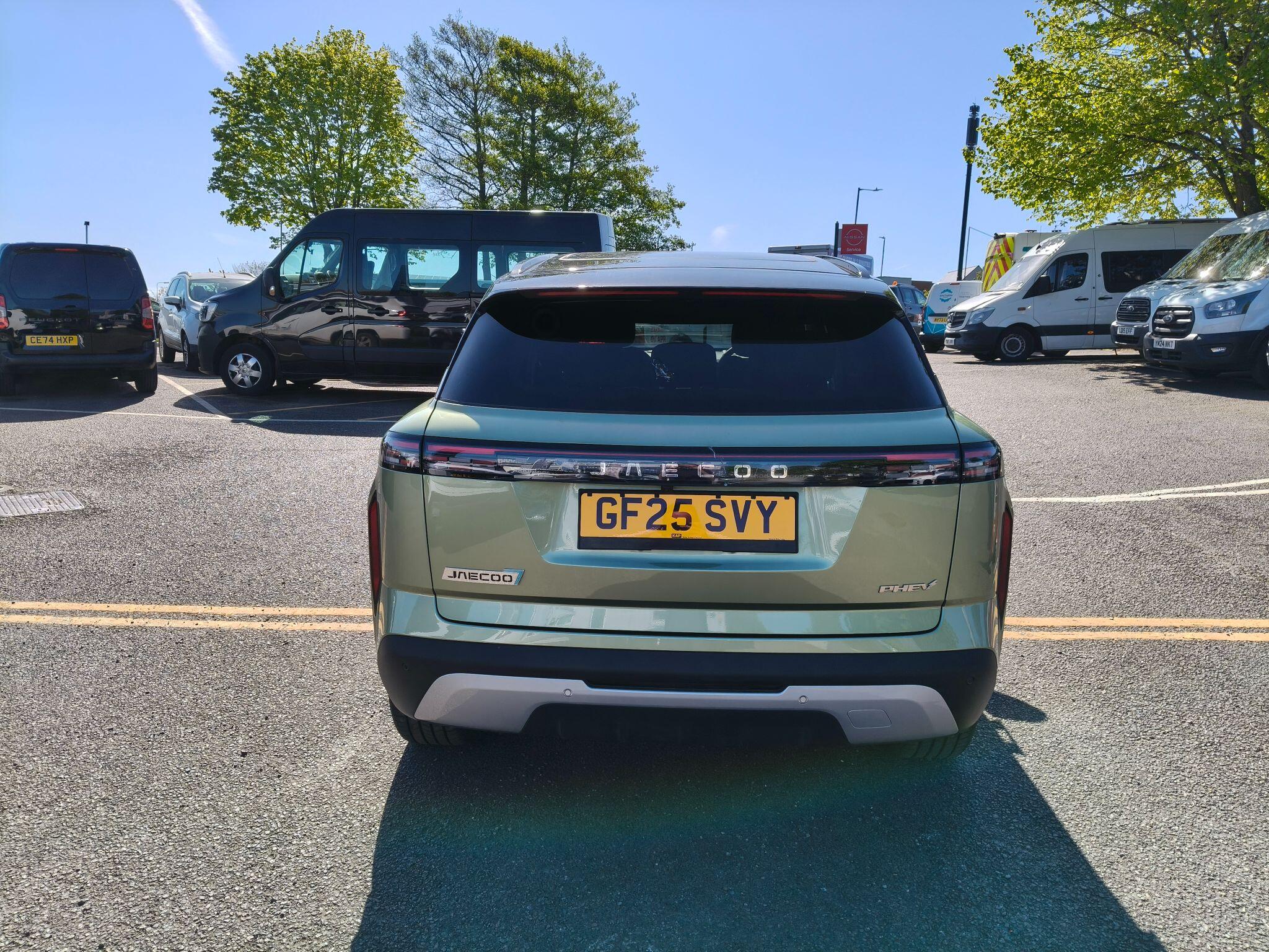 Large vehicle image